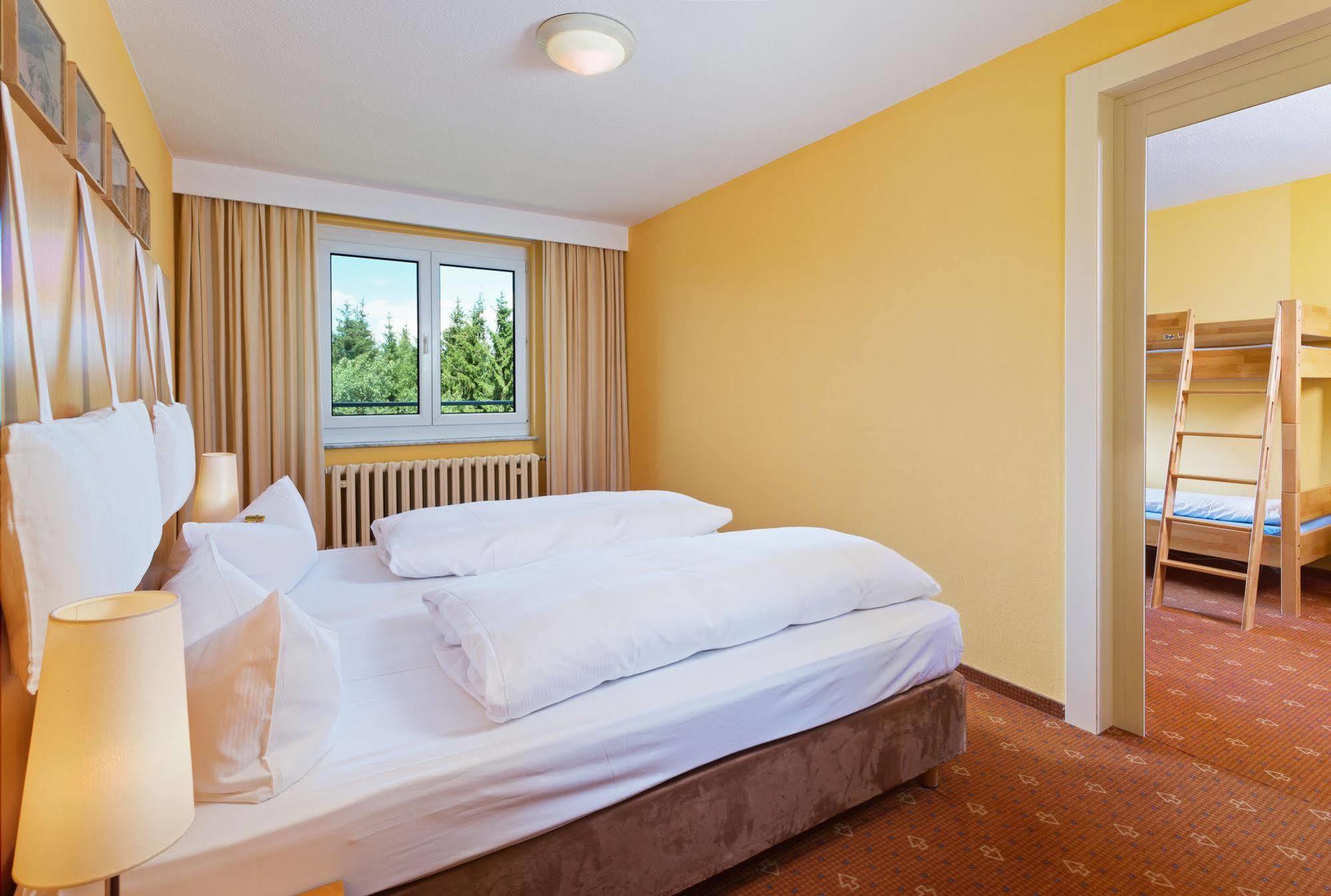 Hotel Am Buehl Айбенщок Екстериор снимка